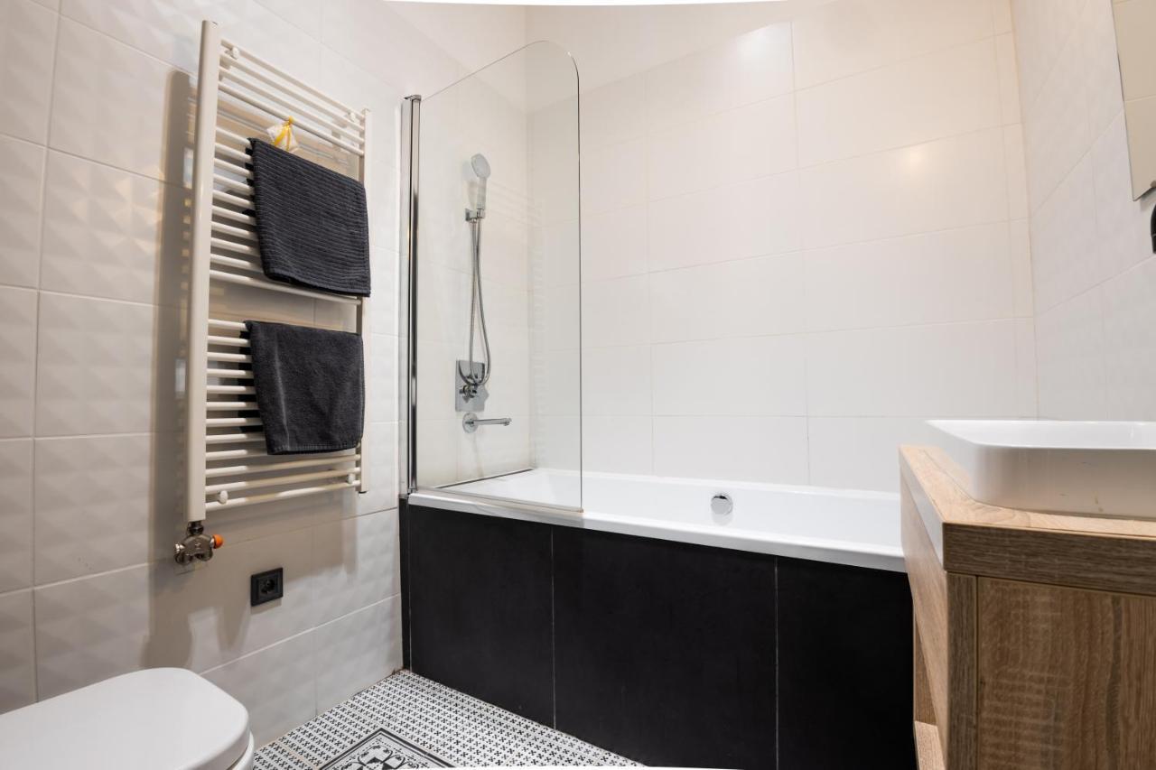 Deluxe Quentin Home Next To The Fashion Street Будапеща Екстериор снимка