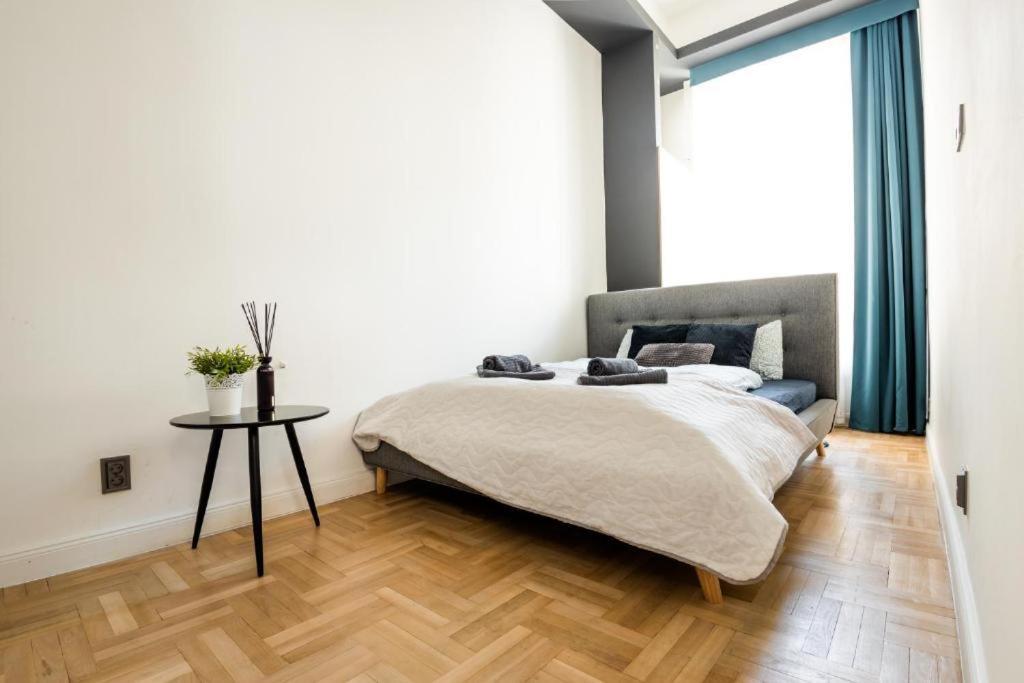 Deluxe Quentin Home Next To The Fashion Street Будапеща Екстериор снимка
